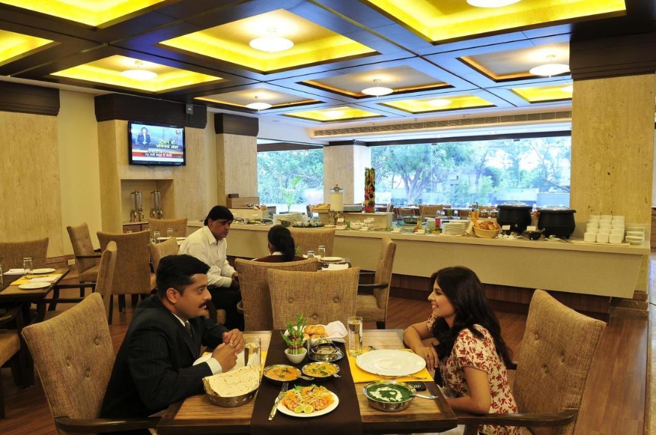 The Sky Imperial, Thaltej Hotel Ahmedabad Eksteriør billede