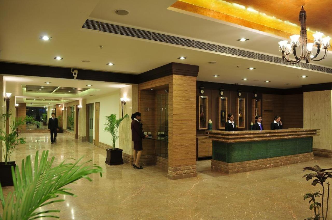 The Sky Imperial, Thaltej Hotel Ahmedabad Eksteriør billede